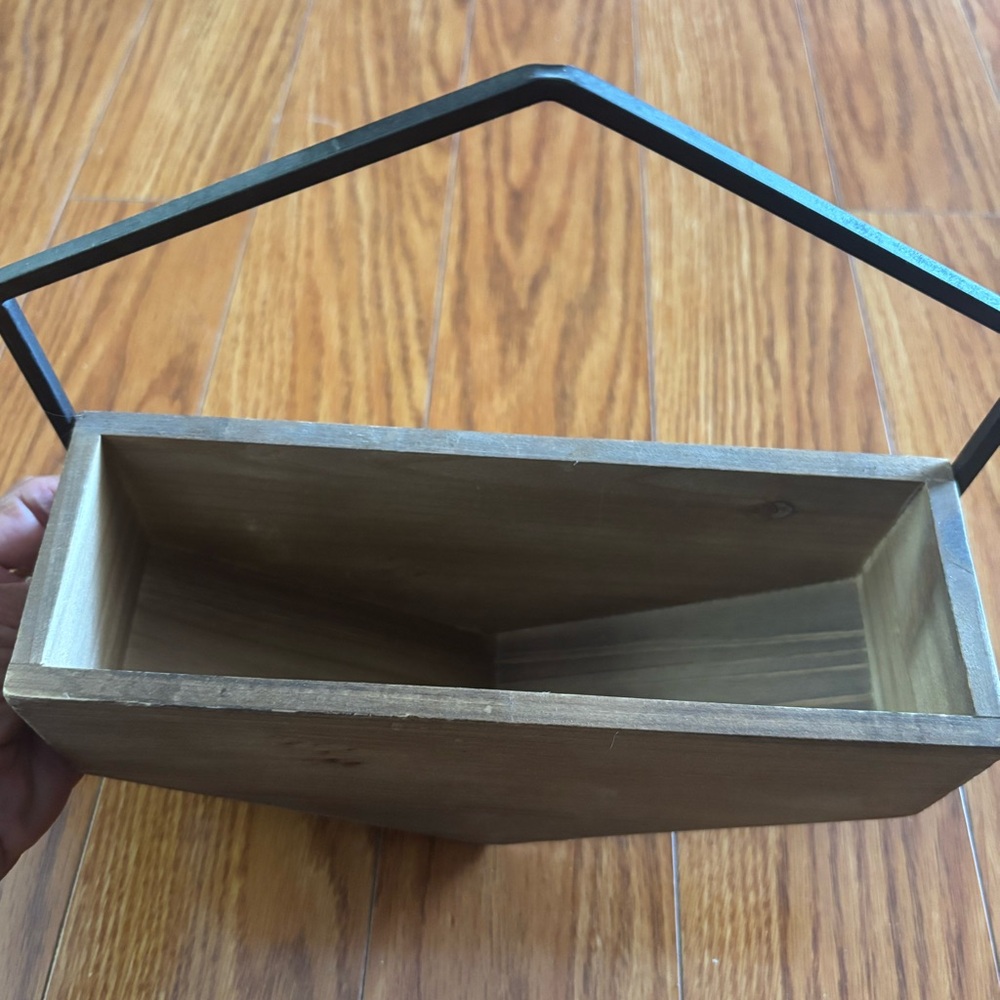 CLOSET CLOSING‼️ RUSTIC * BROWN WOOD WITH BLACK METAL FRAME * HANGING BASKET * - Picture 2 of 9